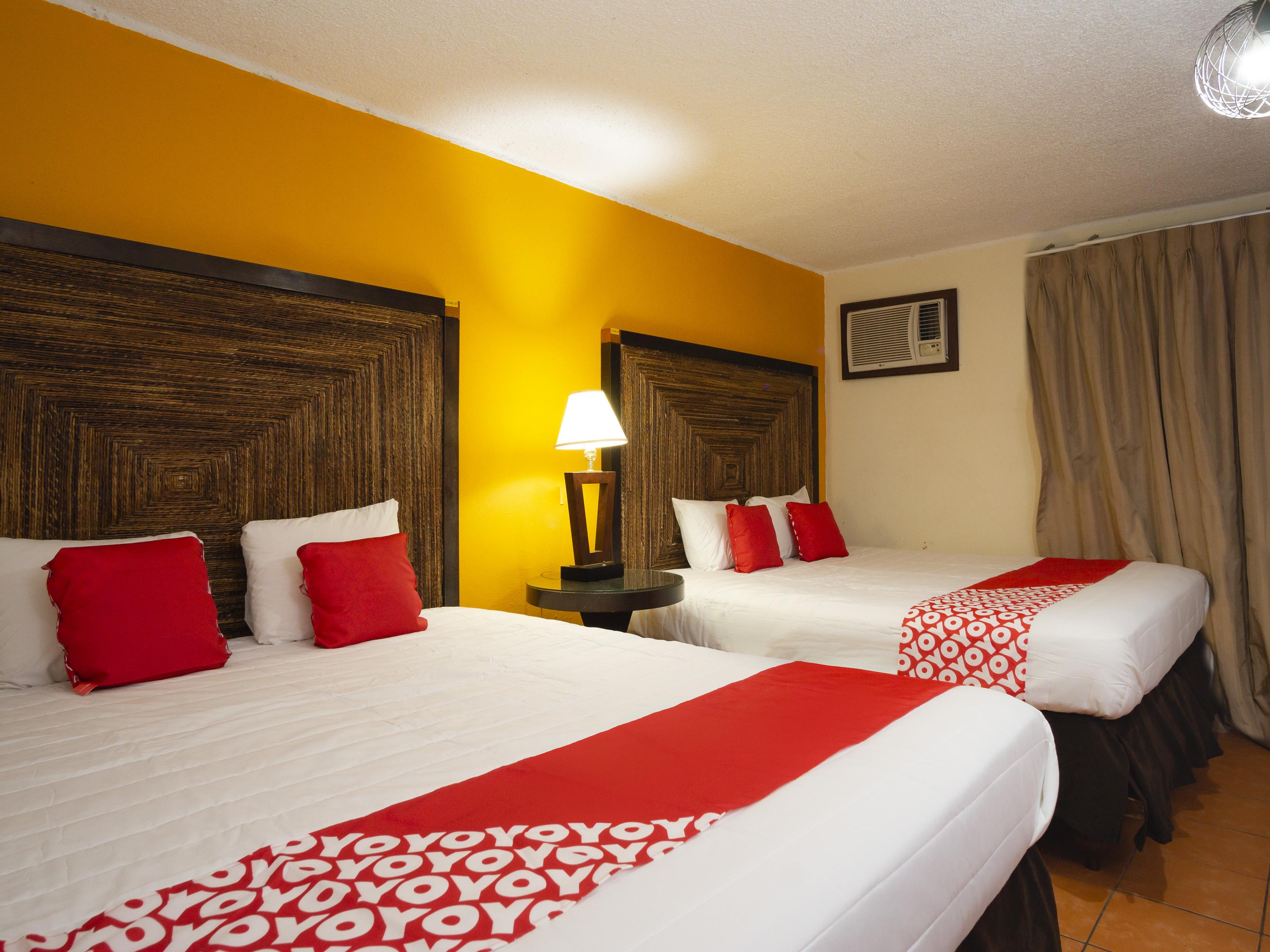 Oyo Hotel Hacienda Don Luis, Rosarito Exterior foto A typical OYO hotel room in San Francisco, California